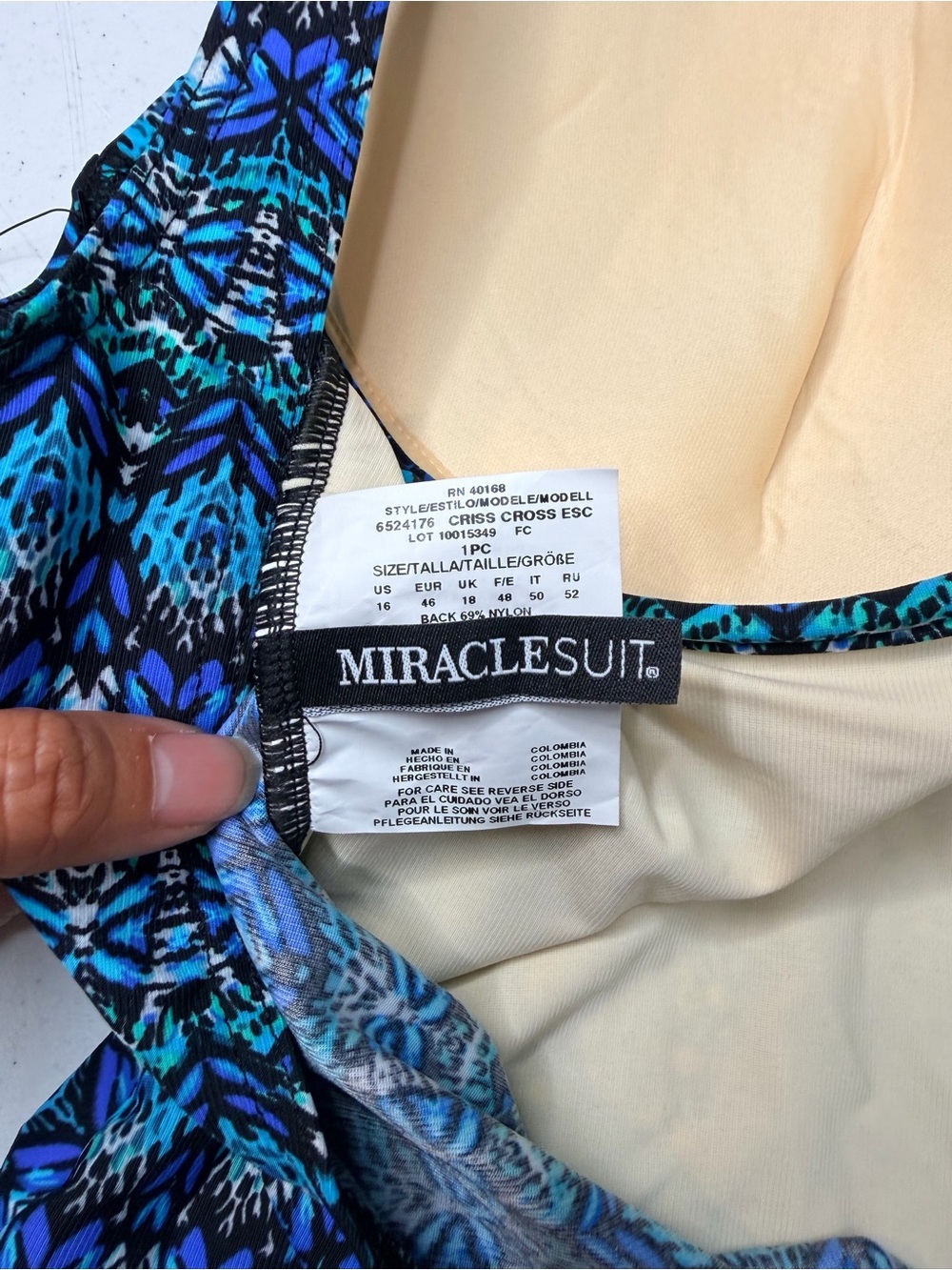 NWT Miraclesuit Mosaica Criss Cross Escape Swimsuit Size 16 - Picture 8 of 13